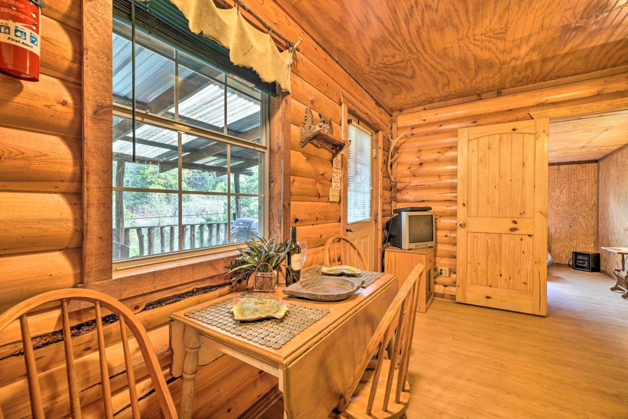 Cozy Davis Cabin With Deck - Nestled By Honey Creek! Extérieur photo